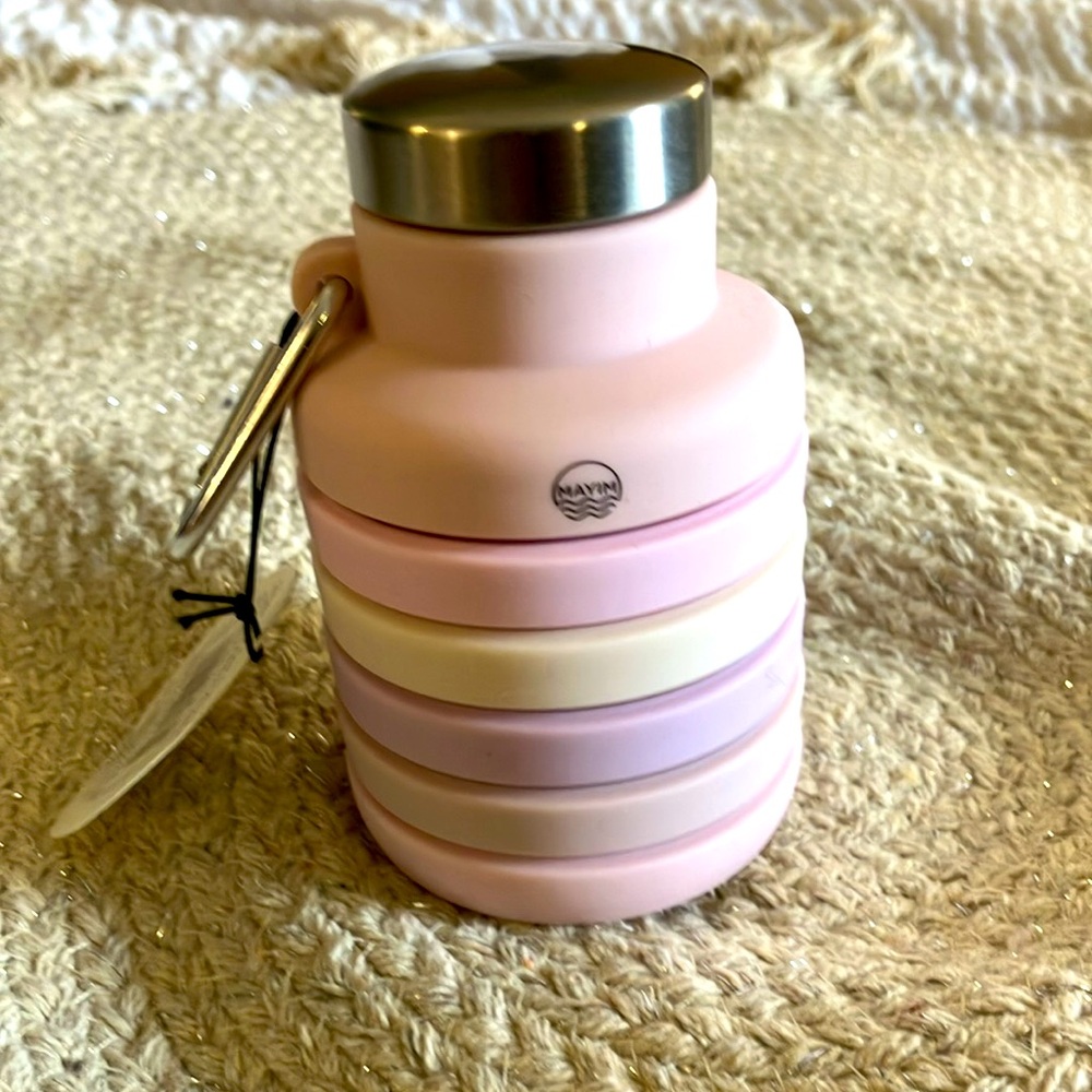 NWT Super Cute Collapsible Silicone Water Bottle